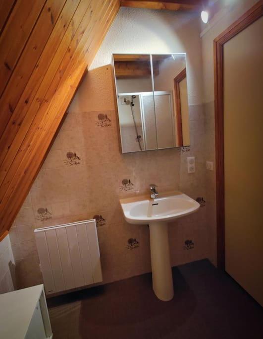 Logement 6 Pers Au Coeur Des Montagnes Pyreneennes Linge De Maison Et Papier Toilette Non Fournis Boutx Bagian luar foto
